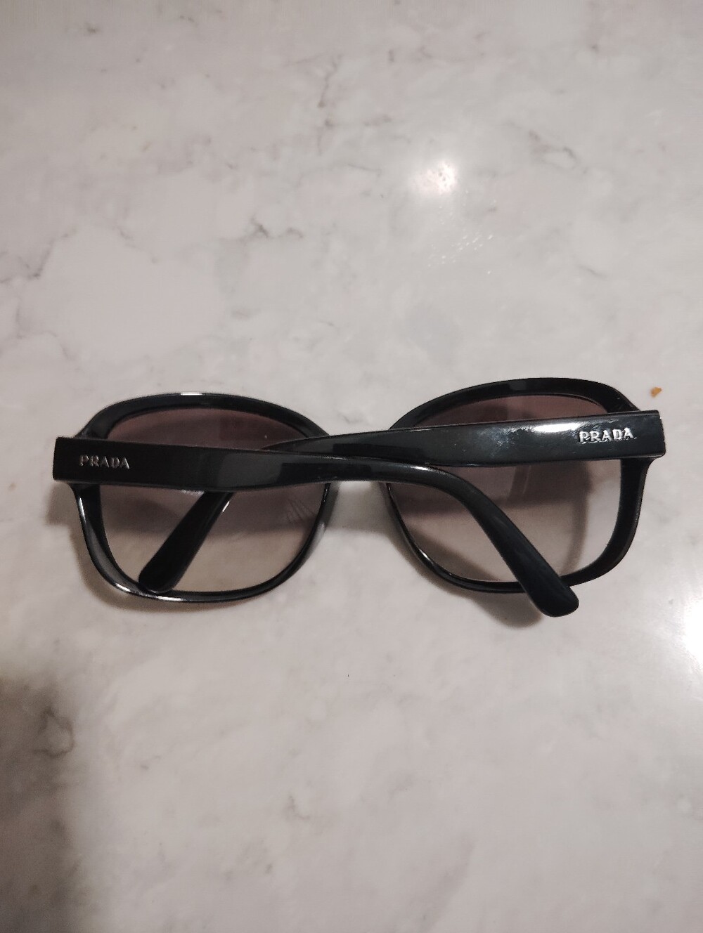 Prada Vintage Oversized Women's Black Signature Sunglasses Italy, 62 17 140 - Picture 3 of 6